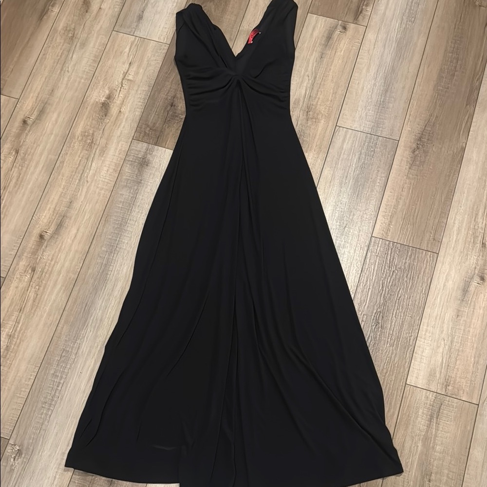 Like new! Carina - Black Sleeveless Sweetheart Maxi Gown